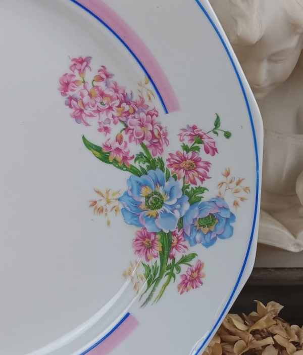 Plat en porcelaine n°2063