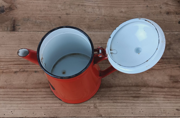 Cafetière vintage en tôle émaillée n°2136