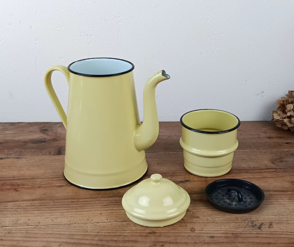 Cafetière vintage en tôle émaillée n°2230