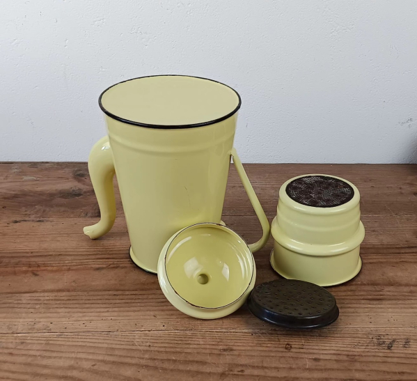 Cafetière vintage en tôle émaillée n°2230