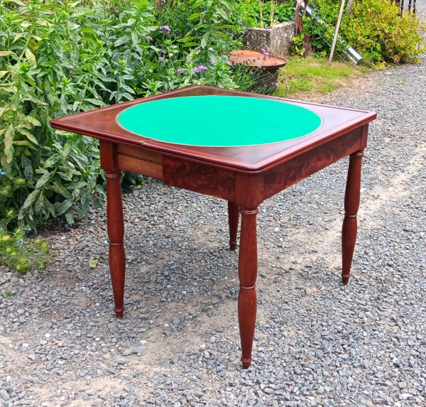 Ancienne table de jeux n°2585