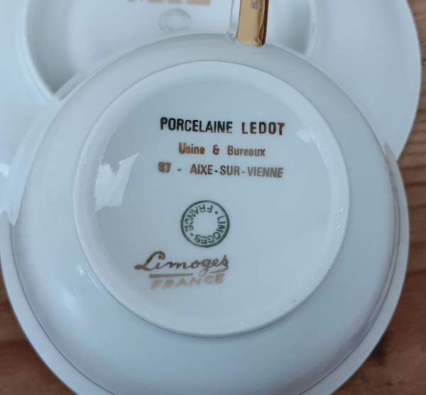 Paire de tasses a petit-déjeuner en porcelaine de Limoges n°2522