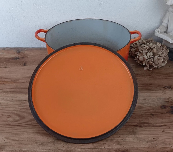 Cocotte vintage orange en fonte n°2492