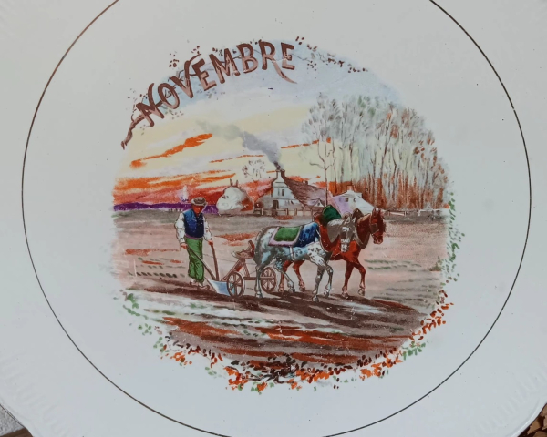 Plat a gâteaux " Novembre " St Amand n°2726