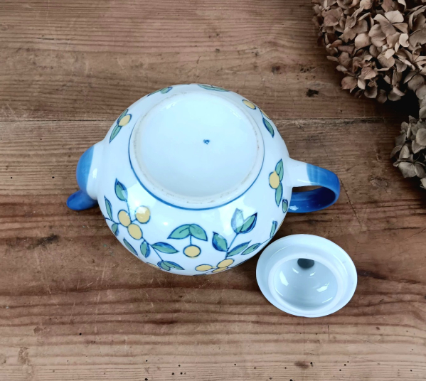 Théière chinoise vintage en porcelaine n°2878