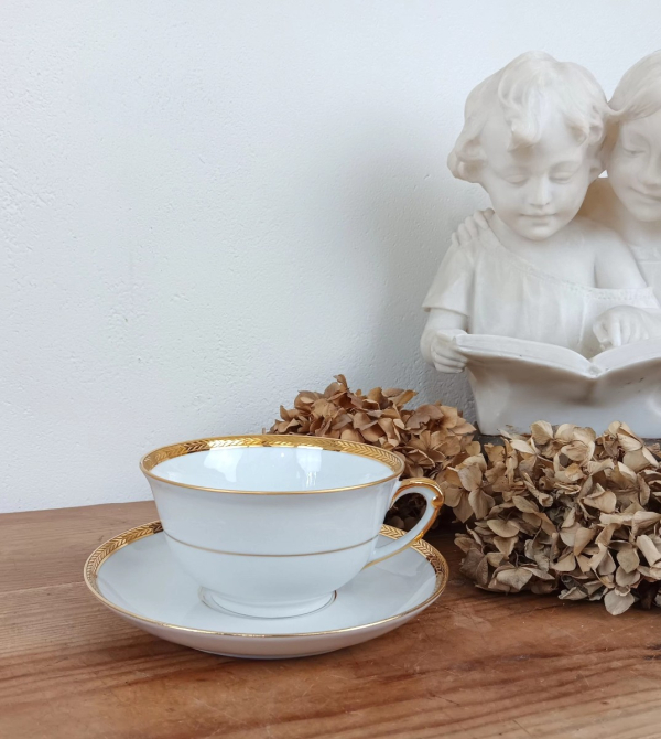 Tasse a petit déjeuner en porcelaine de Limoges n°2847