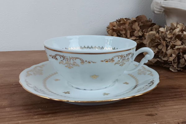 Grande tasse en porcelaine du Berry n°31110