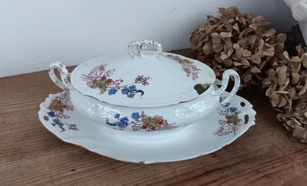 Ancienne saucière en porcelaine n°10077