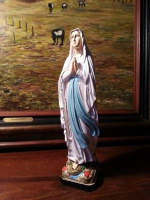 Vierge en plâtre n°272