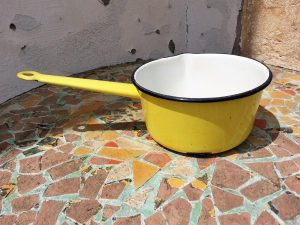 Ancienne casserole en tôle émaillée n°3317