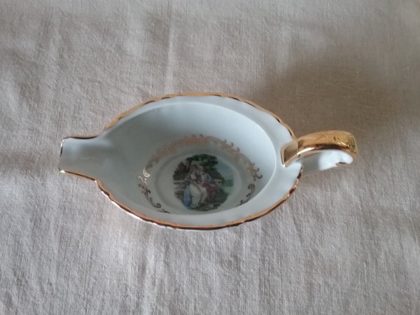 Sauciere / Porcelaine royal / n°9022