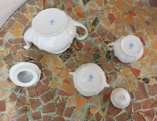 Partie de service a café / porcelaine / blanc doré / n°5117