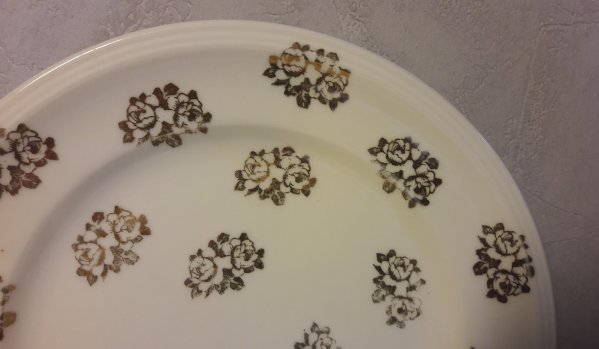 Lot de 2 anciennes assiettes Limoges / Fleurs dorées / n°5471