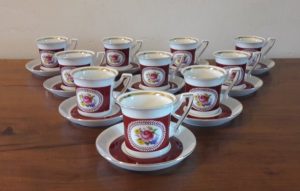 Lot de 10 tasses / Porcelaine Allemande / n°5702