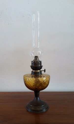 Ancienne lampe a pétrole n°5808