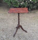 Ancienne table d'appoint sculptée n°5827