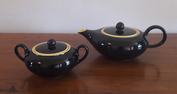 Théière et sucrier / Vintage / Villeroy / Noir / Jaune / n°6246