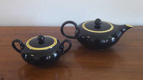 Théière et sucrier / Vintage / Villeroy / Noir / Jaune / n°6246