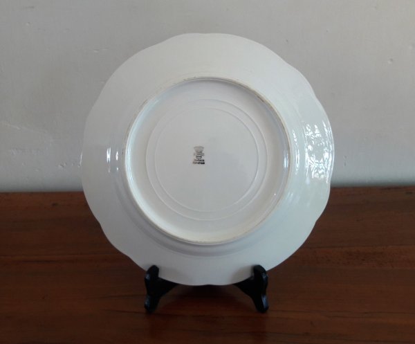 Plat rond en porcelaine de Chauvigny n°6310