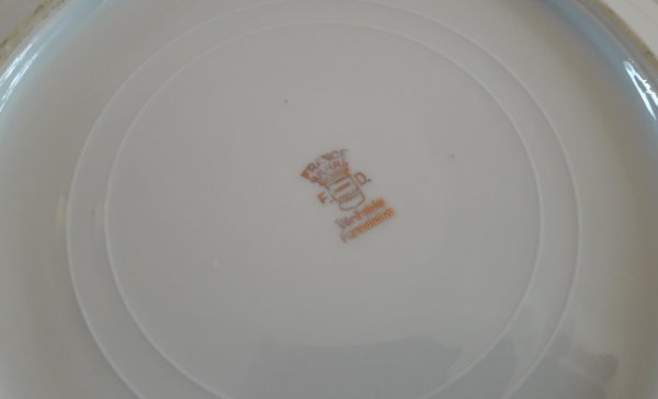 Plat a sauce en porcelaine de Chauvigny n°6309