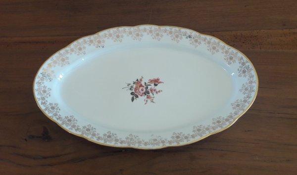 Plat ovale en porcelainede Chauvigny n°6308