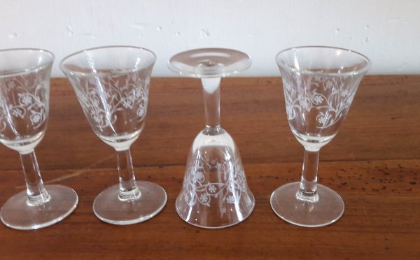 Lot de 6 verres a pied n°6388