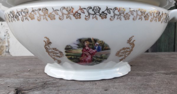 Soupière vintage en porcelaine n°7604