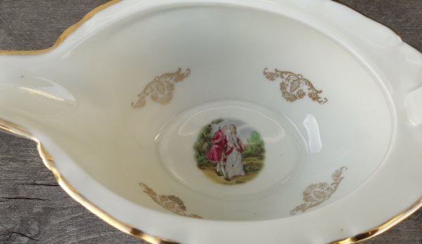 Saucière vintage en porcelaine n°7608