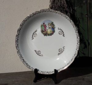 Plat a sauce vintage en porcelaine n°7594