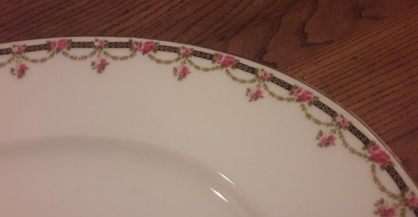 Ancien plat ovale en porcelaine de limoges n°7972