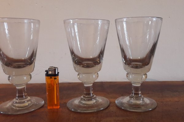 Lot de 4 grands verres a absinthe n°7995