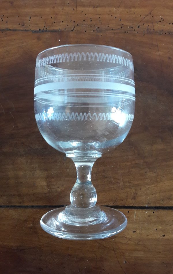 Lot de 7 anciens verres soufflés n°8002