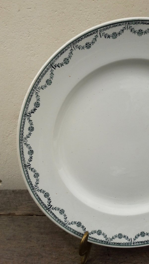 Ancien plat St Amand n°4133