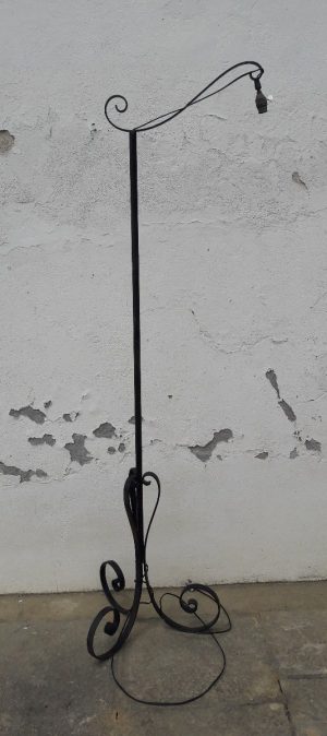 Lampadaire vintage / tripode / fer forgé / Veilleuse / n°4533