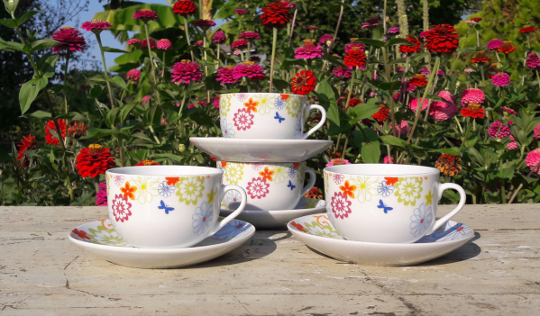 Lot de 4 grandes tasses / papillons fleurs / n°4226