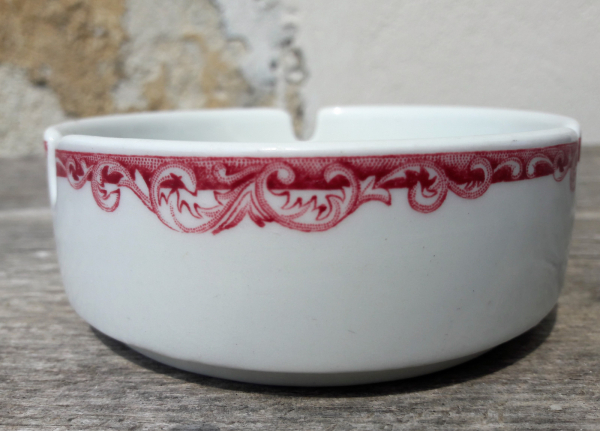 Cendrier / Porcelaine anglaise / n°4228