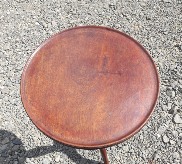 Ancienne table d'appoint pliable en acajou n°4805