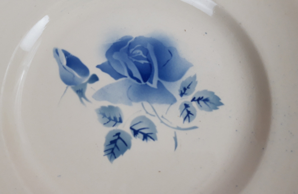 Ancien plat Sarreguemines Rose Bleue n°2775