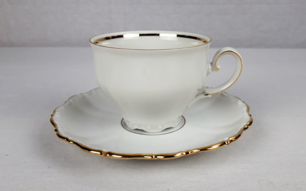 Lot de 8 tasses a café en porcelaine n°2477