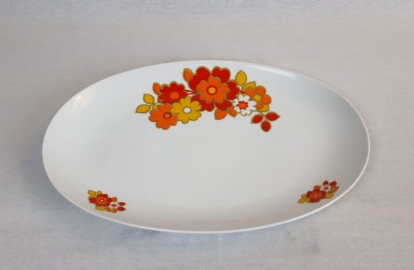 Plat vintage en porcelaine n°3132