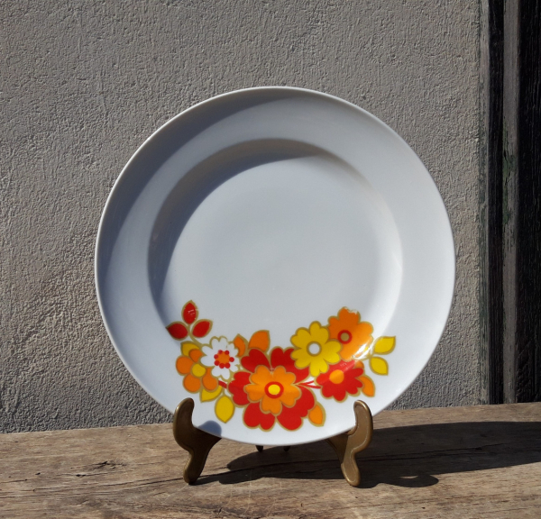 Plat vintage en porcelaine n°3086