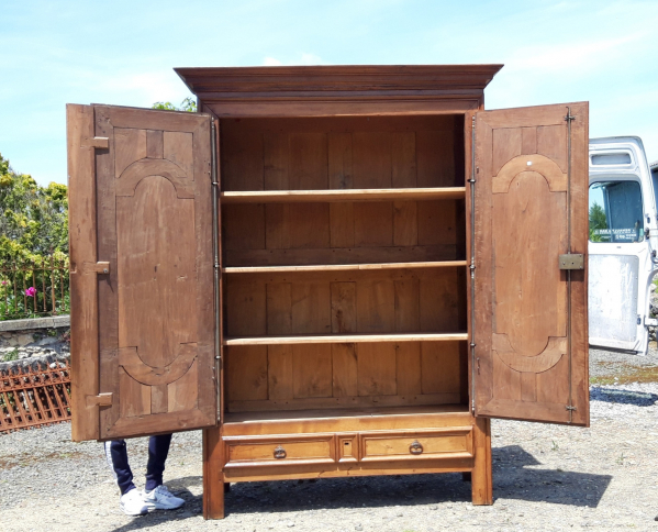 Ancienne armoire en noyer n°3900