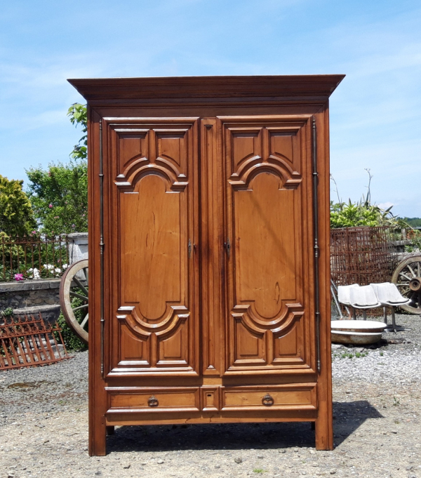 Ancienne armoire en noyer n°3900