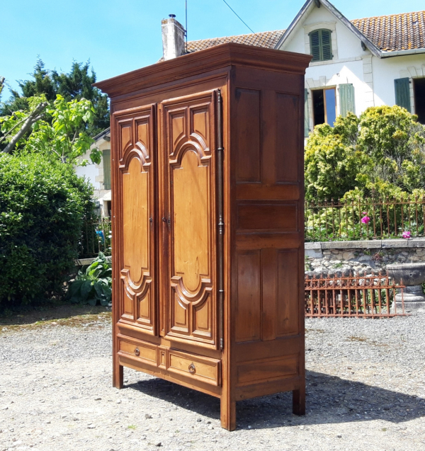 Ancienne armoire en noyer n°3900