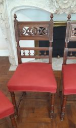 Lot de 4 anciennes chaises n°8008