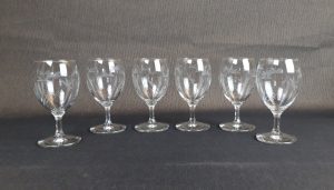 Lot de 6 verres a vin gravés n°8230