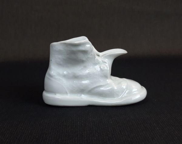 Ancienne chaussure en porcelaine n°8416