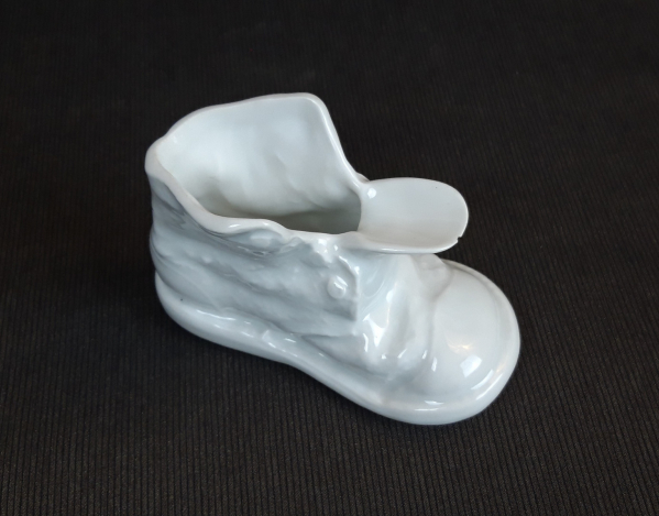 Ancienne chaussure en porcelaine n°8416