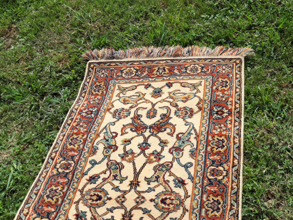 Tapis pure laine 140 X 73 cm n°8485