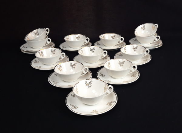 Service a café en porcelaine 12 tasses n°8749